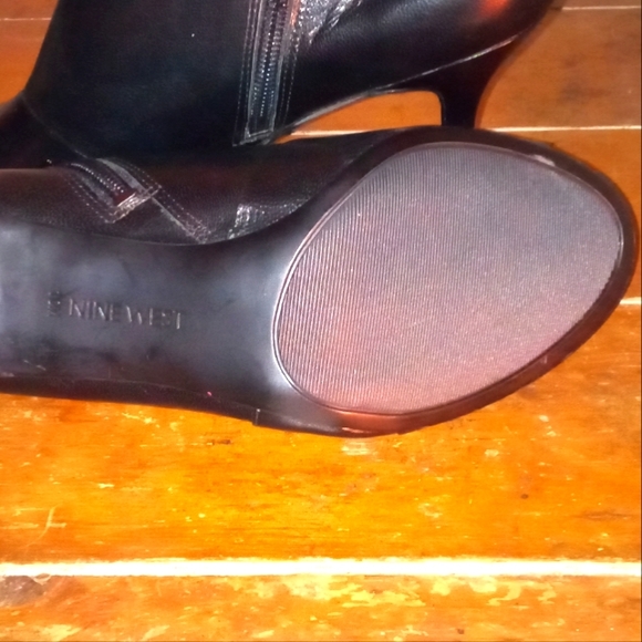 NINE WEST - Picture 5 of 8